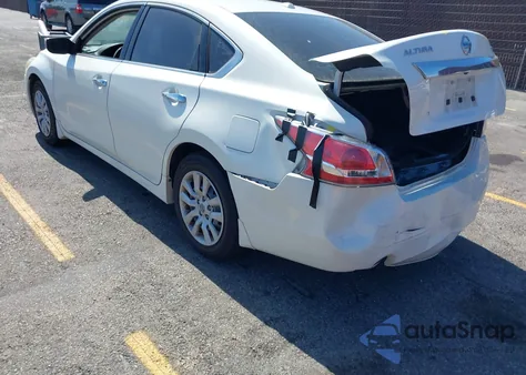 2015 Nissan Altima 2.5 S из США, поврежденный, VIN 1N4AL3AP6FN347732